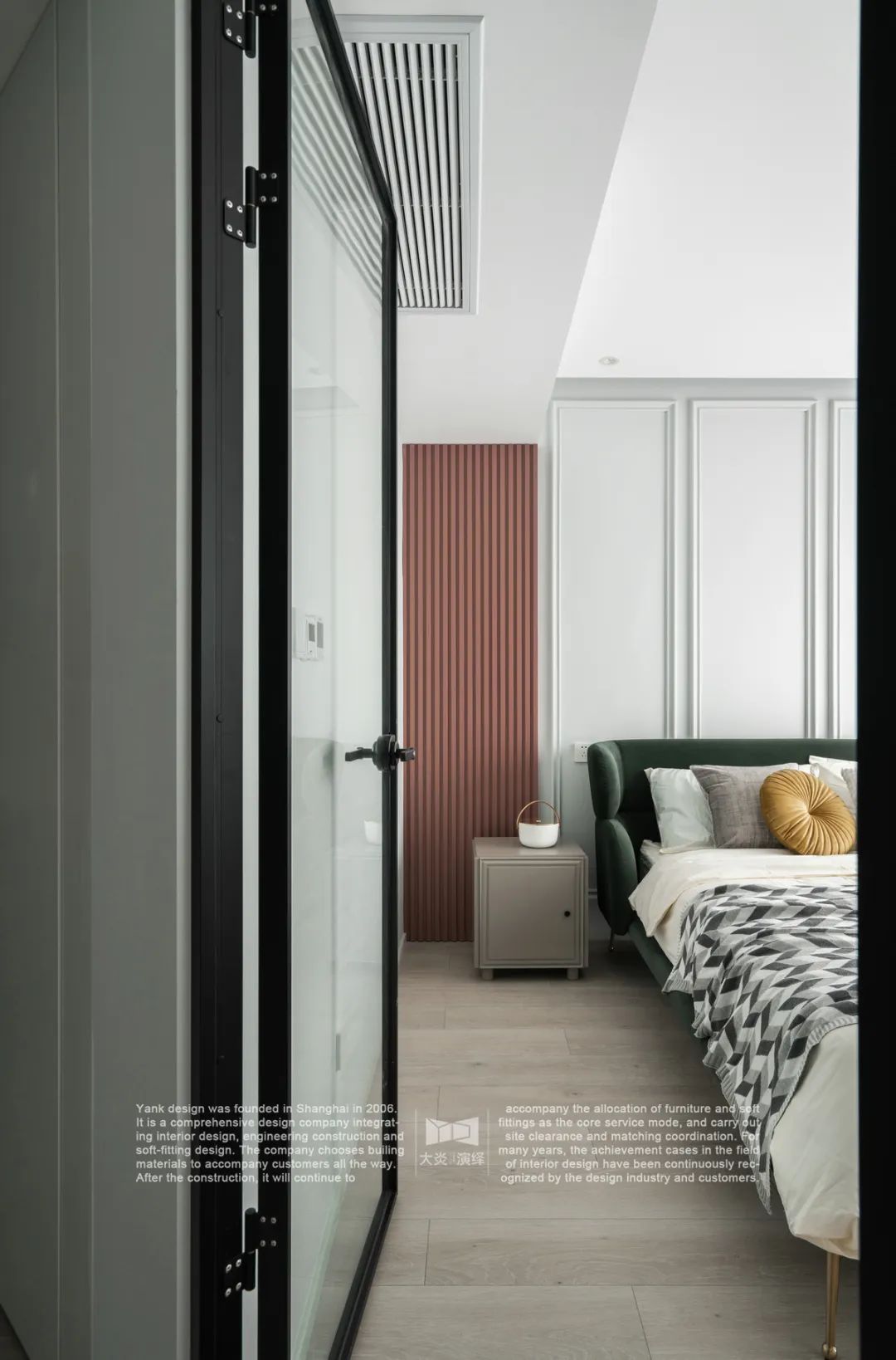 小户型高级灰++ 脏粉设计,全屋玻璃隔断打造互动空间-58