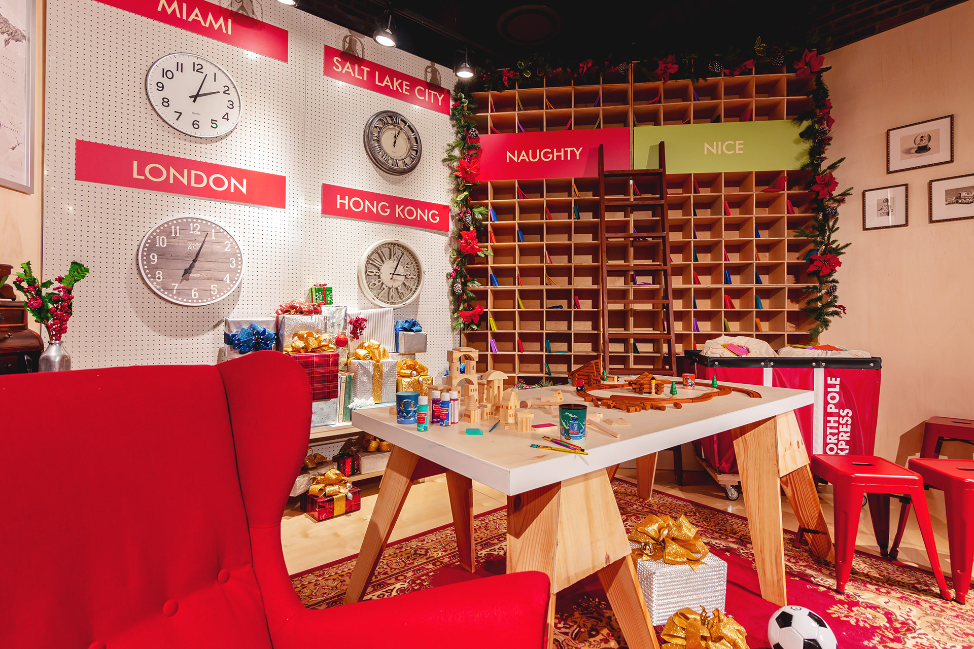 Brickell City Center / Santa's Post Office-7