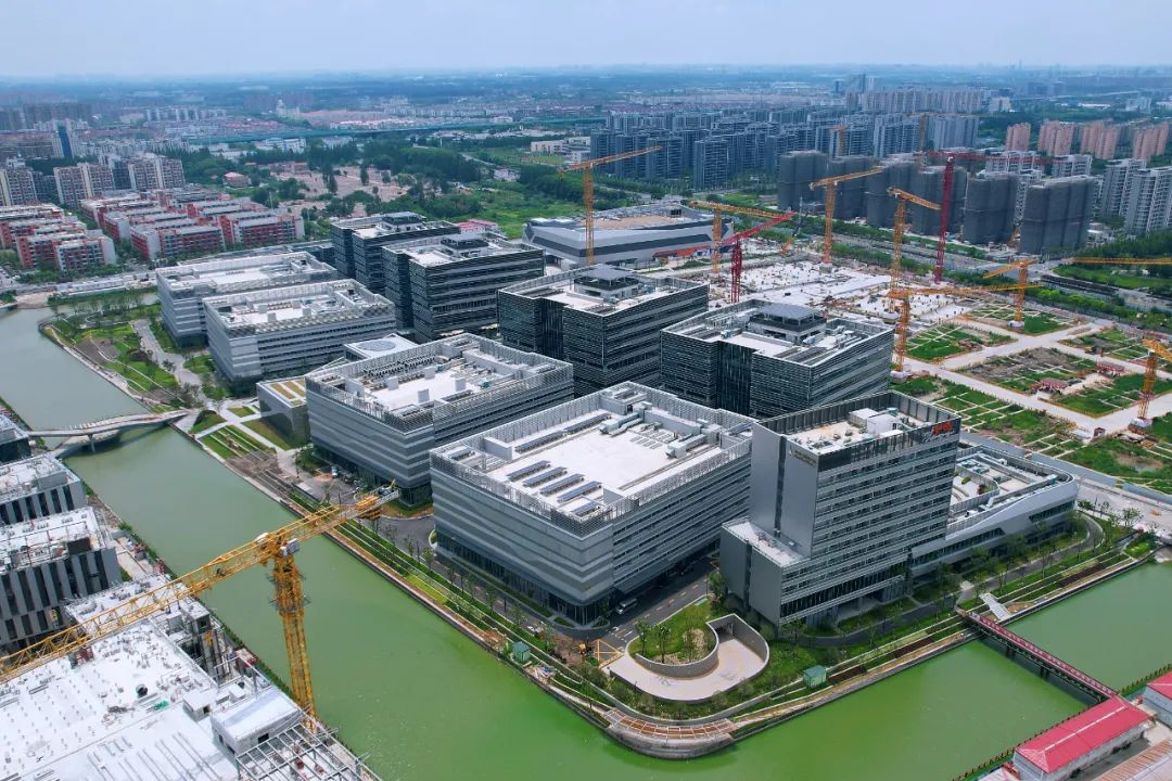 金谷领现WK14-12地块顺利竣工！上海一建为上海智能终端制造业注入新活力-2