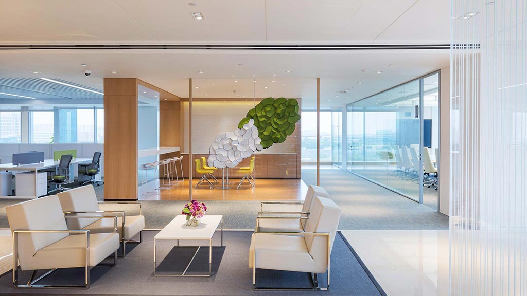 玻璃幕墙中的活力办公空间-7