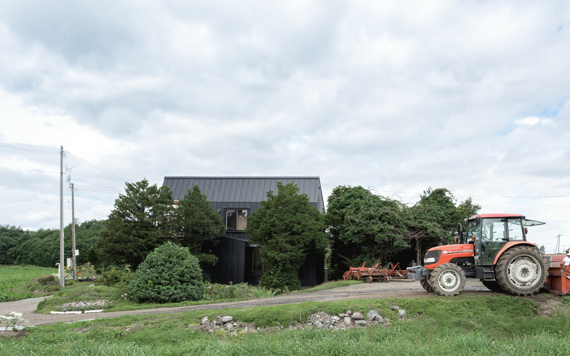 The Deformed Roof House of Furano / Yoshichika Takagi + associates-29