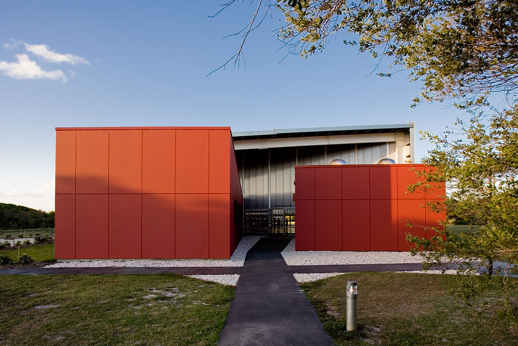 安斯沃思湖体育厅 | 简约现代的室内设计典范-6