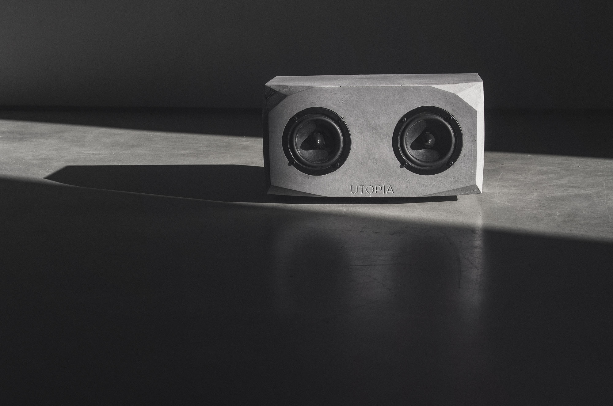 Titan Wireless Concrete Speaker By Utopia Audio-7