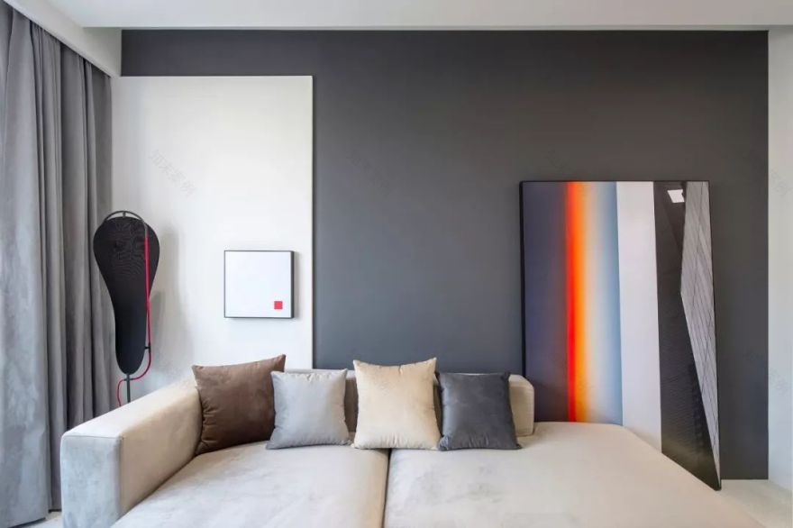 135m²怪异阁楼,创意爆改为艺术画廊式舒适三层!-17