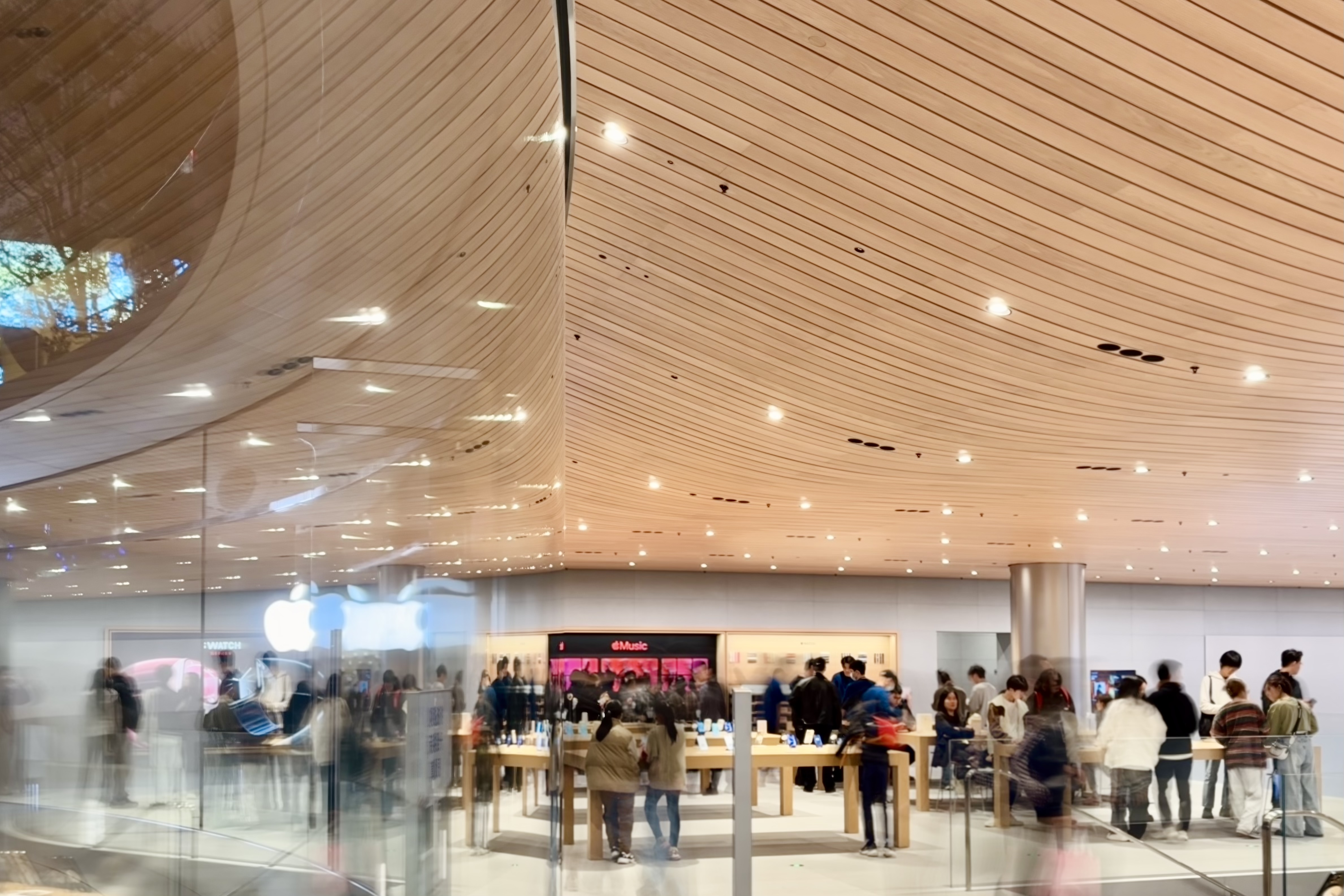Apple Store design that combines the landscape-0