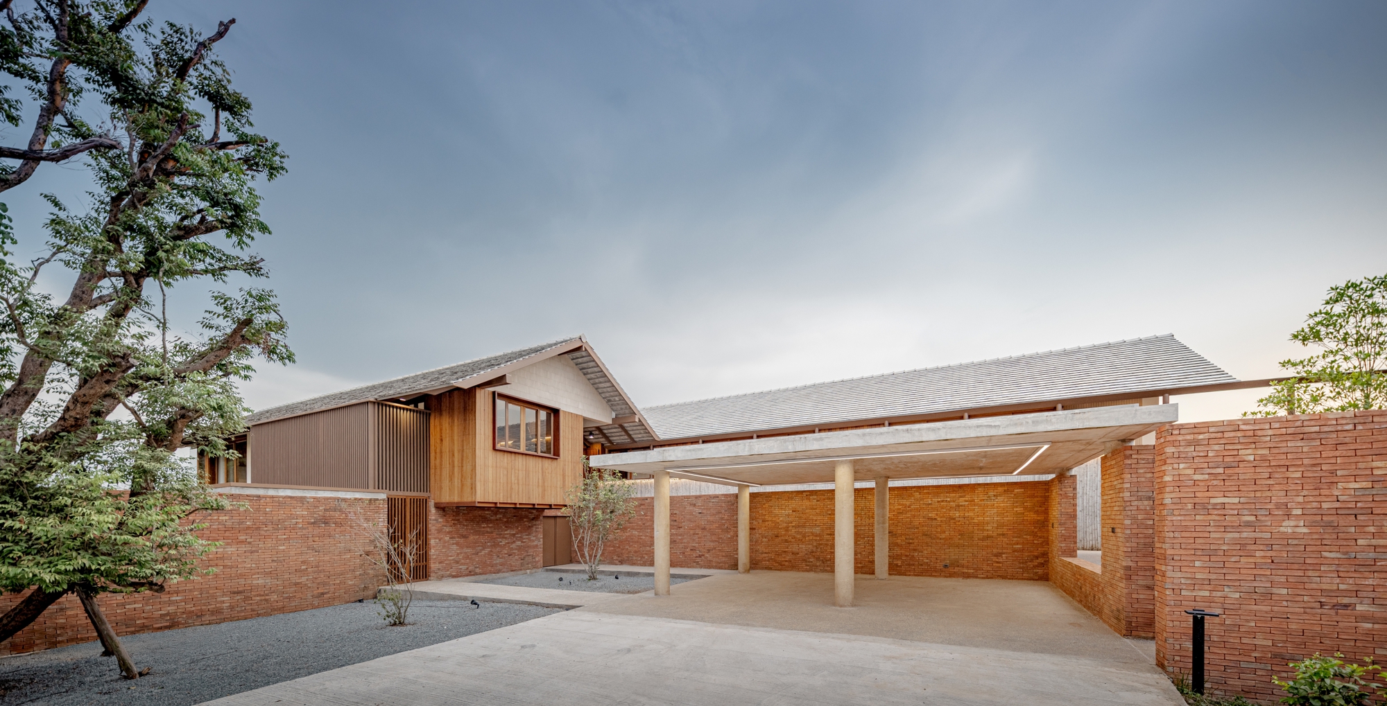 班苏德塞恩苏克（注：这是音译，Baan常见有村、屋等含义，SudSaenSuk可能是特定名称） 丨泰国清莱丨BodinChapa Architects-10