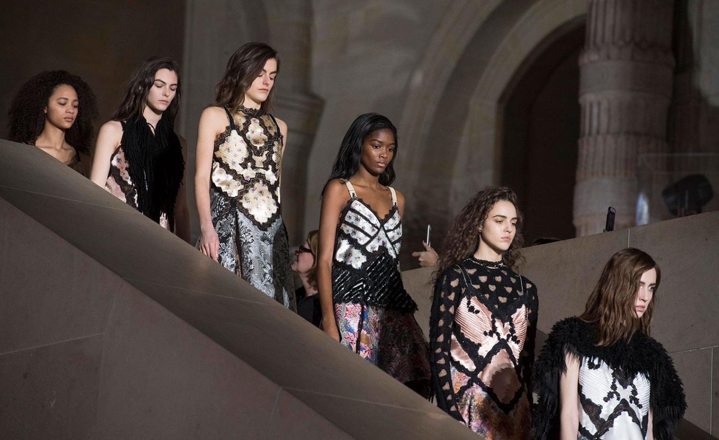 louis vuitton takes a trip to the louvre for aw 2017 womenswear-10