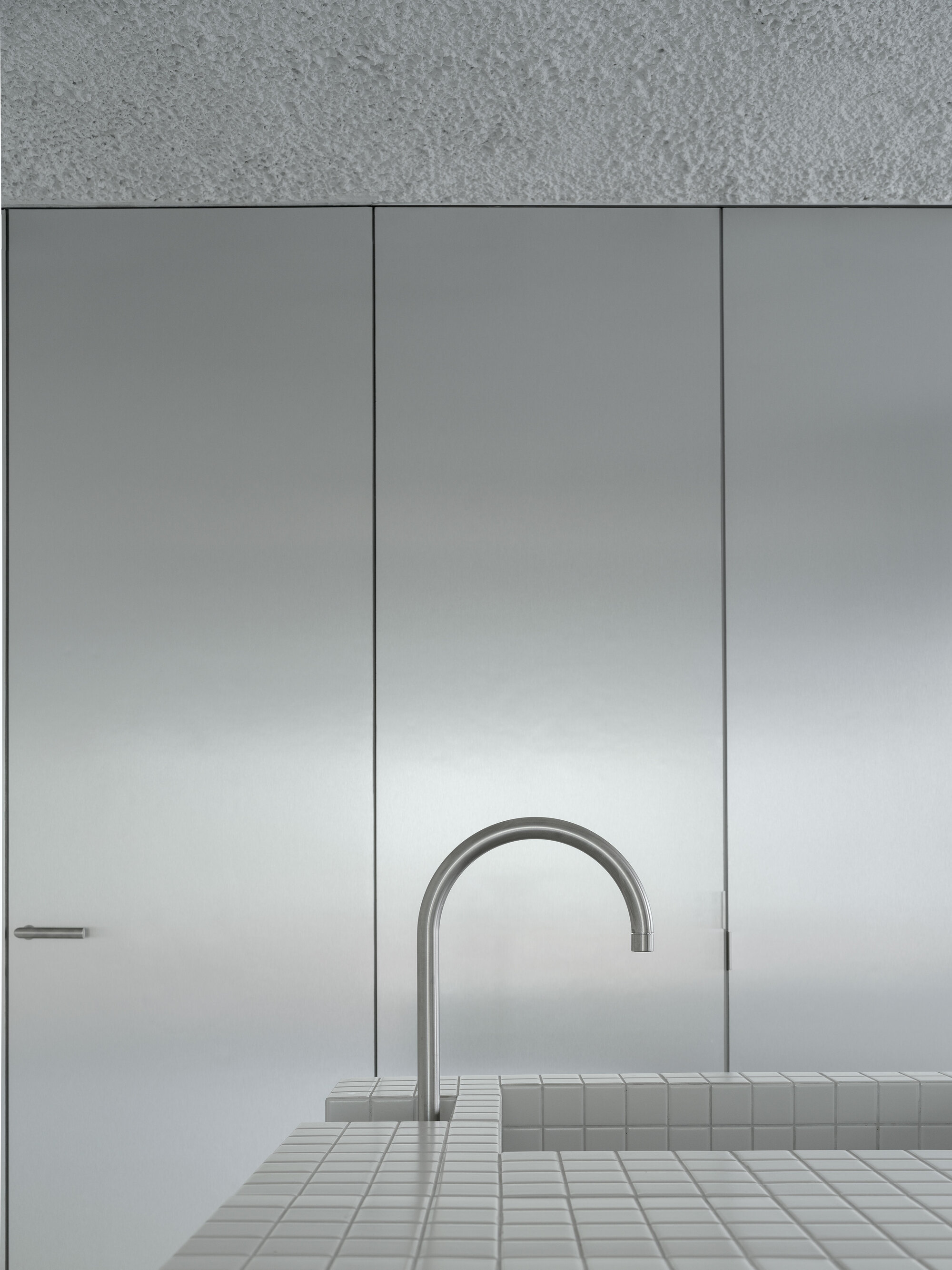 里约之家丨西班牙马德里丨HANGHAR-16