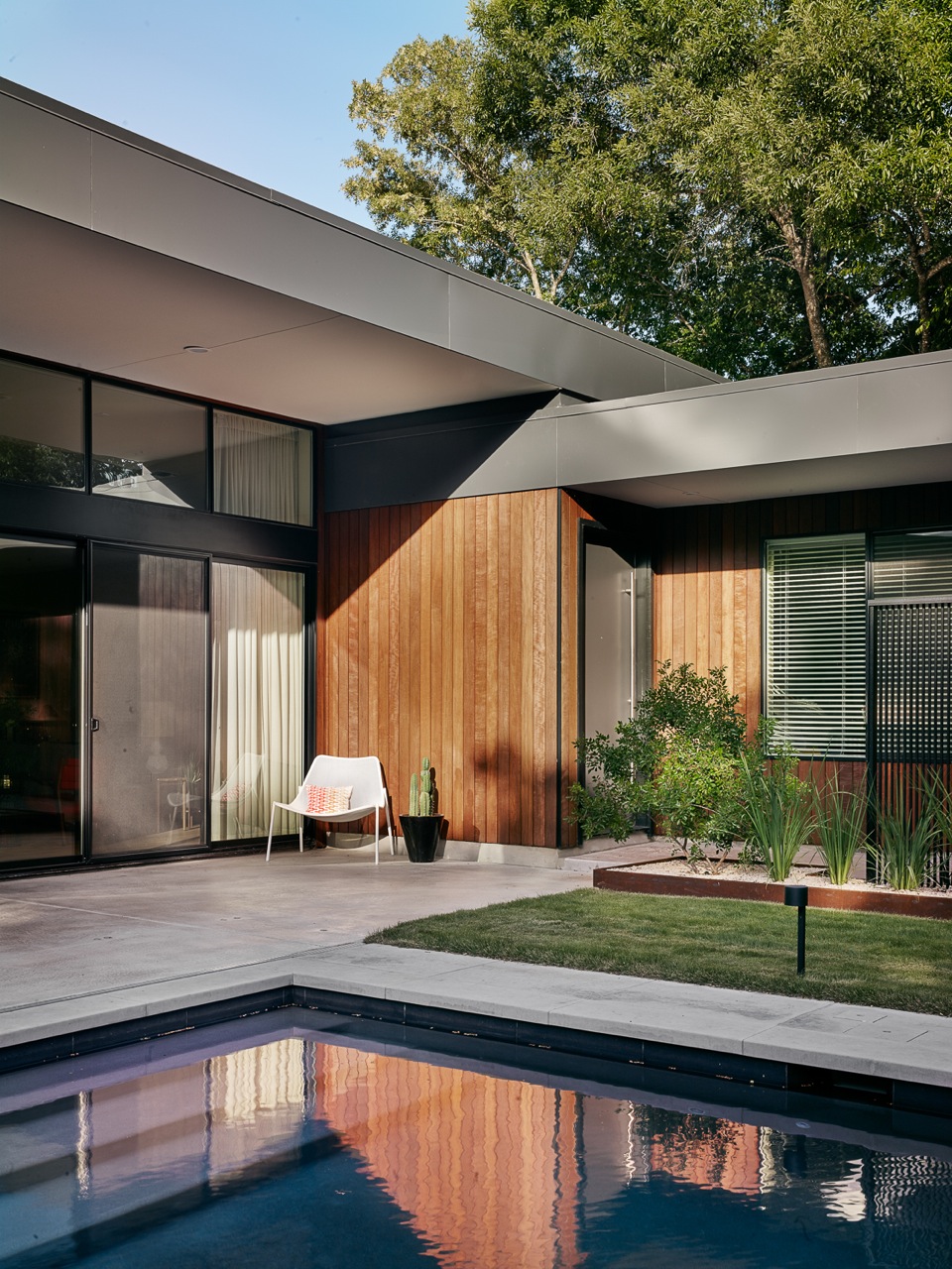 阿贝纳特住宅 | 现代简约的庭院景观设计-3