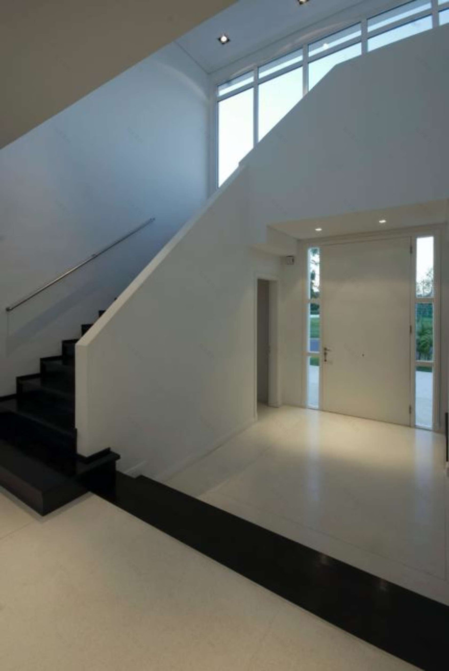 单色调湖畔别墅-12