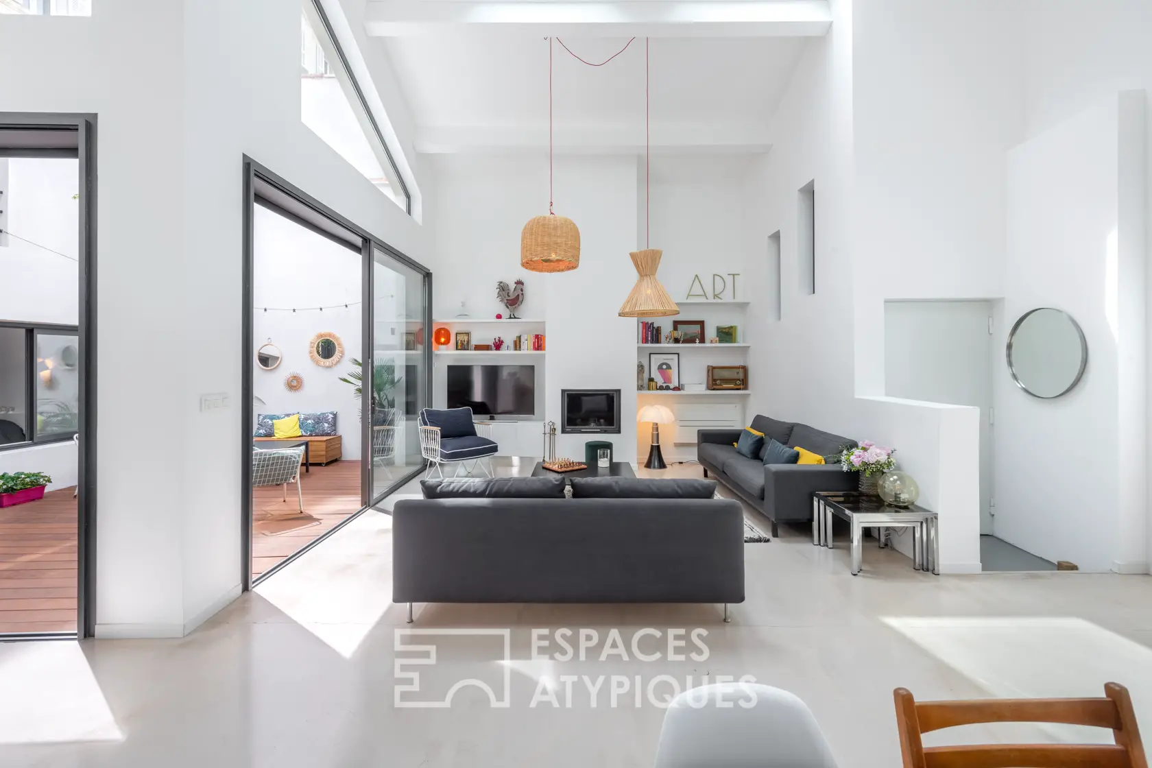 "马赛尔旧木工坊改造的明亮设计 Loft"-3