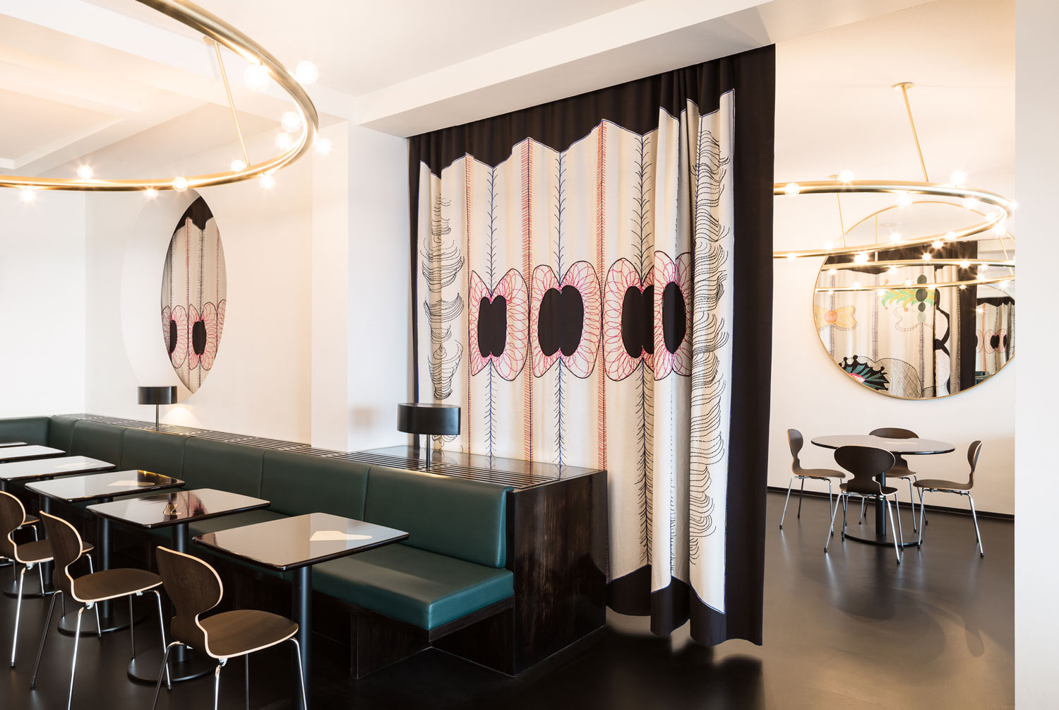 绿意盎然的历史回响——比利时“Victor”咖啡馆室内设计-1