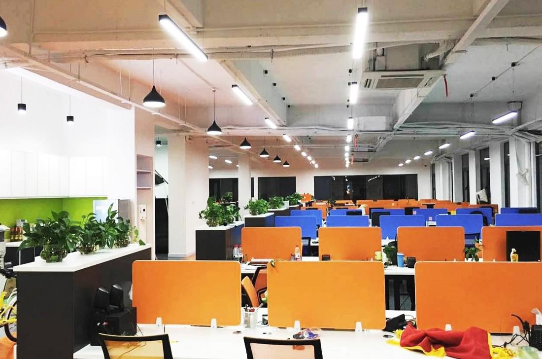 三位大师的橙色火花 | LOGO 元素巧妙的室内设计-3