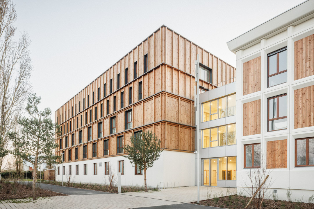 Training center, residence and workshops for apprentices | Atelier Téqui Architectes-28