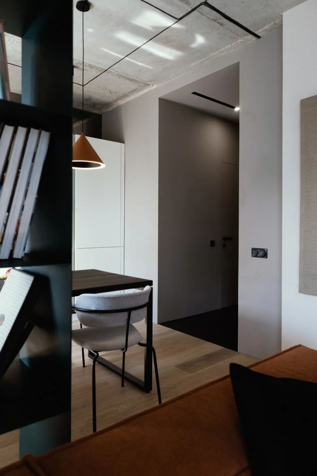 乌克兰极简主义公寓丨MARRA GROUP-38