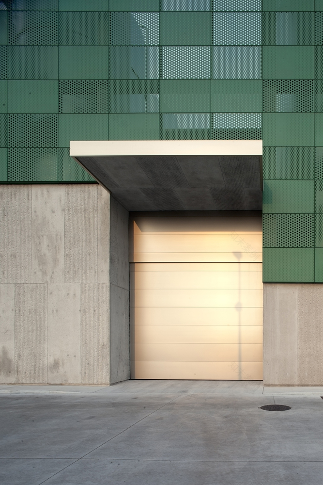 绿色铝板打造的意大利酒庄扩建项目-21