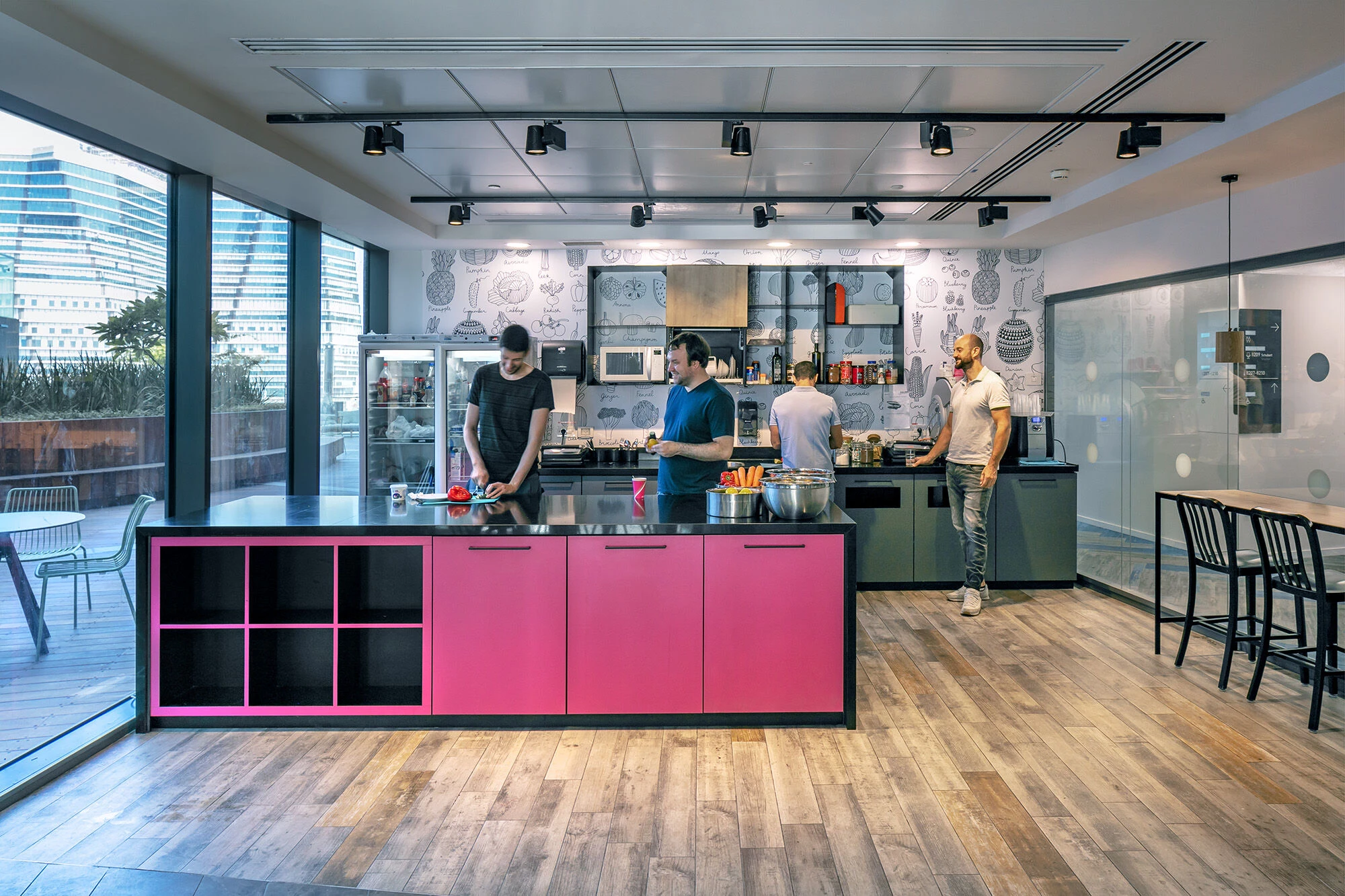 全球 70 个办公室的统一设计风格-33