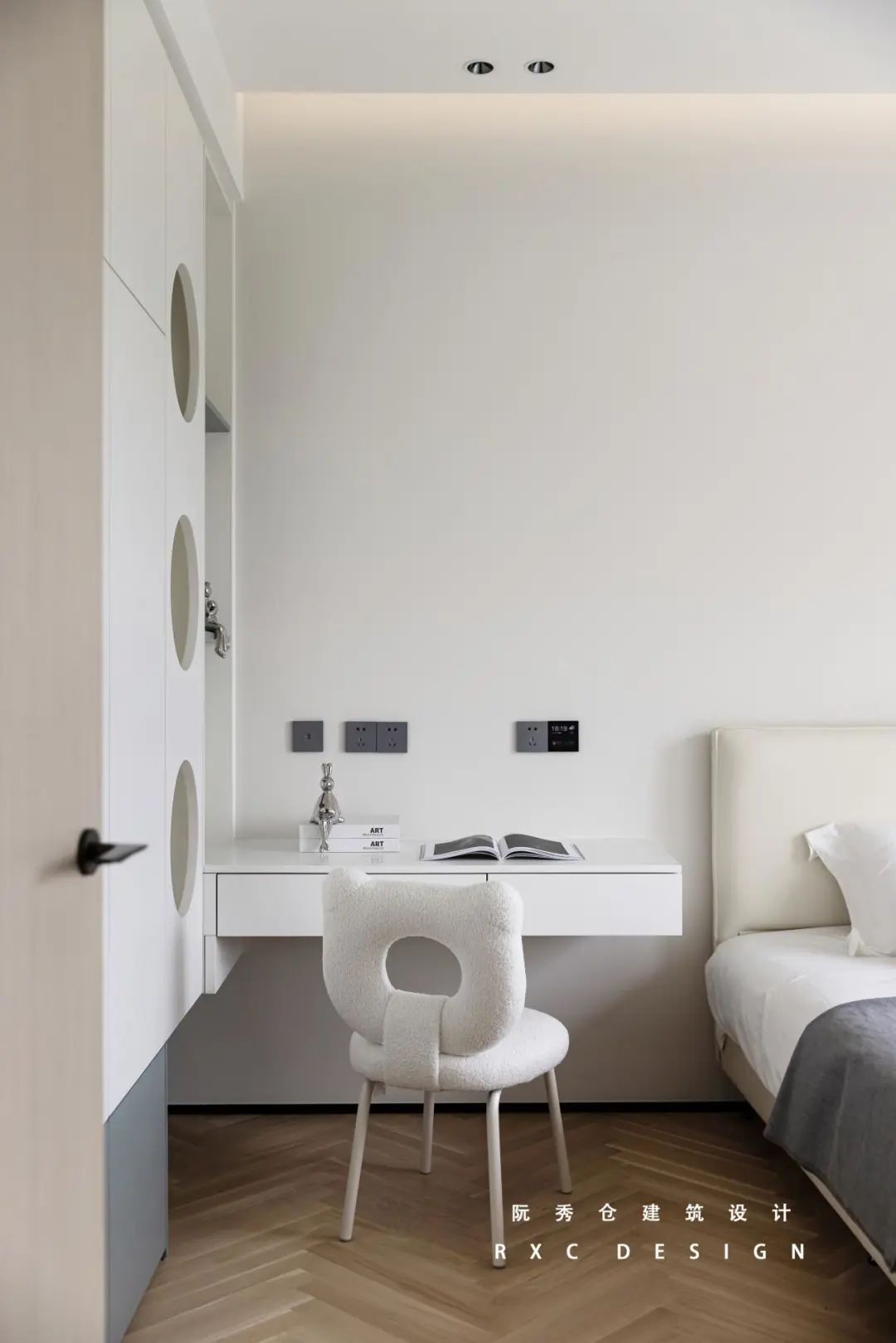 公园里 150㎡原木与灰黑的现代空间丨中国合肥丨阮秀仓建筑设计-35