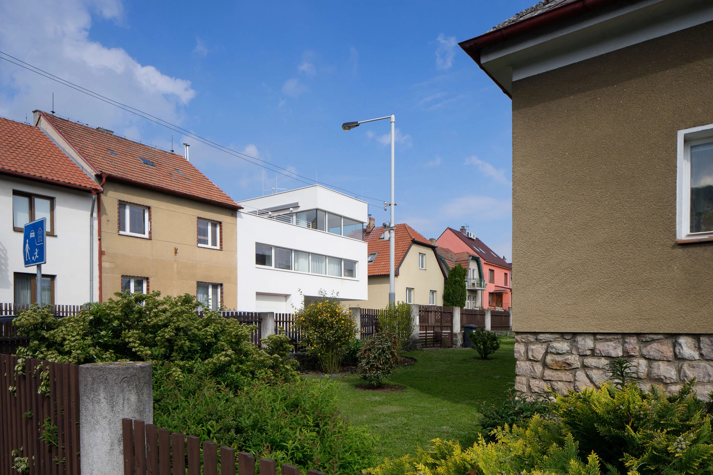 捷克家庭住宅,光影游戏中的自然采光设计-11