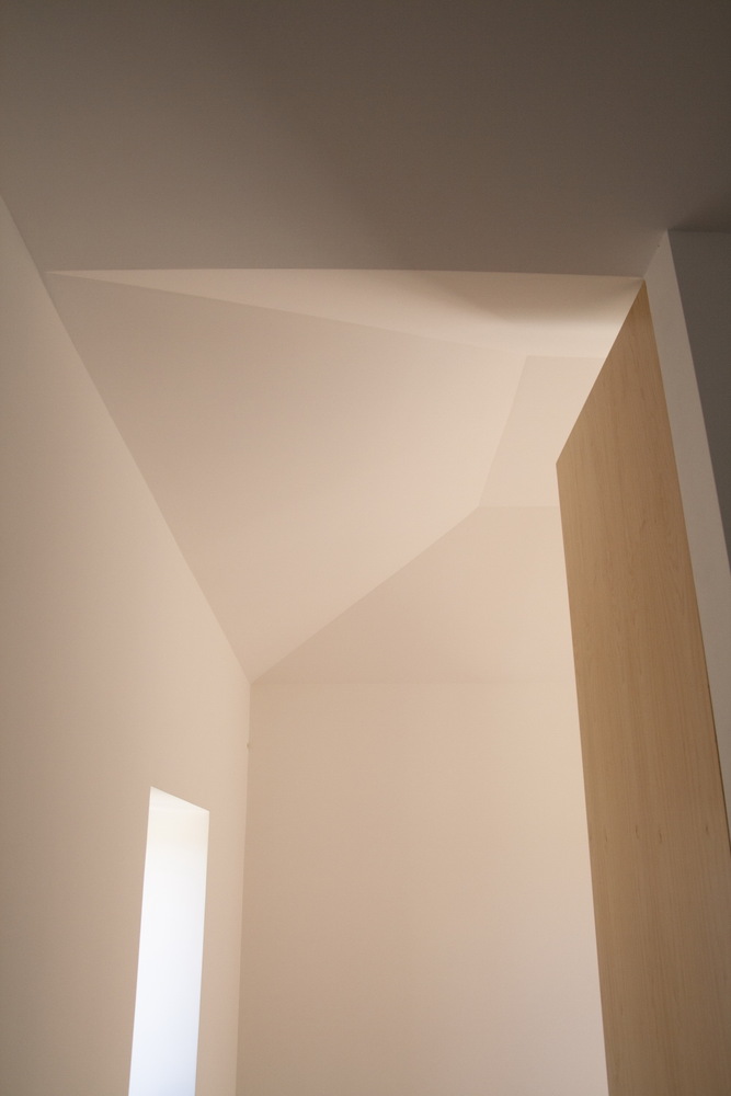 葡萄牙马德拉岛乡村景观中的典型马德兰房屋翻新与扩建-48