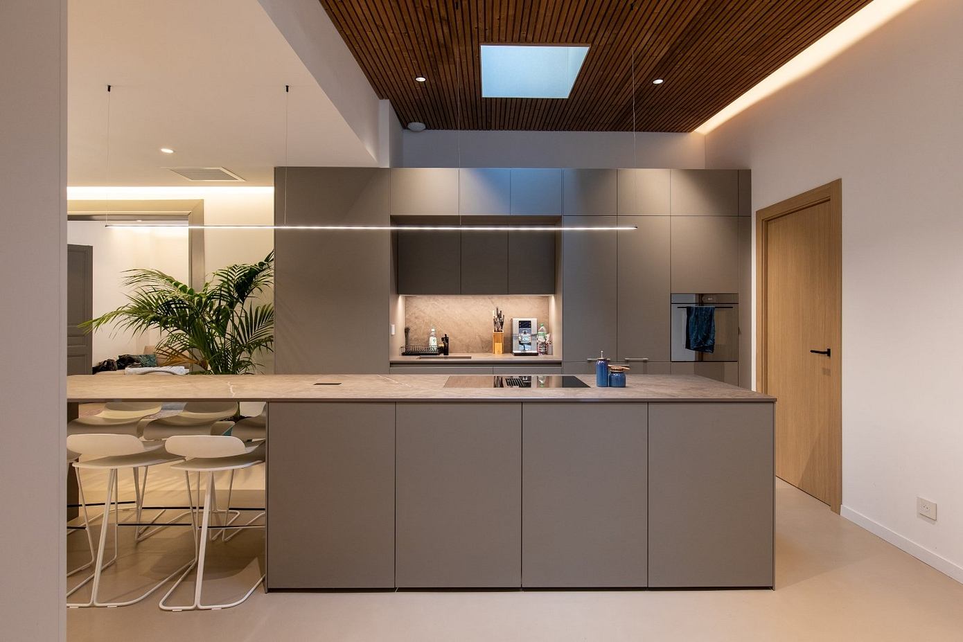 Contemporary Renaissance: Montpellier House Opens To Poolside Living-6