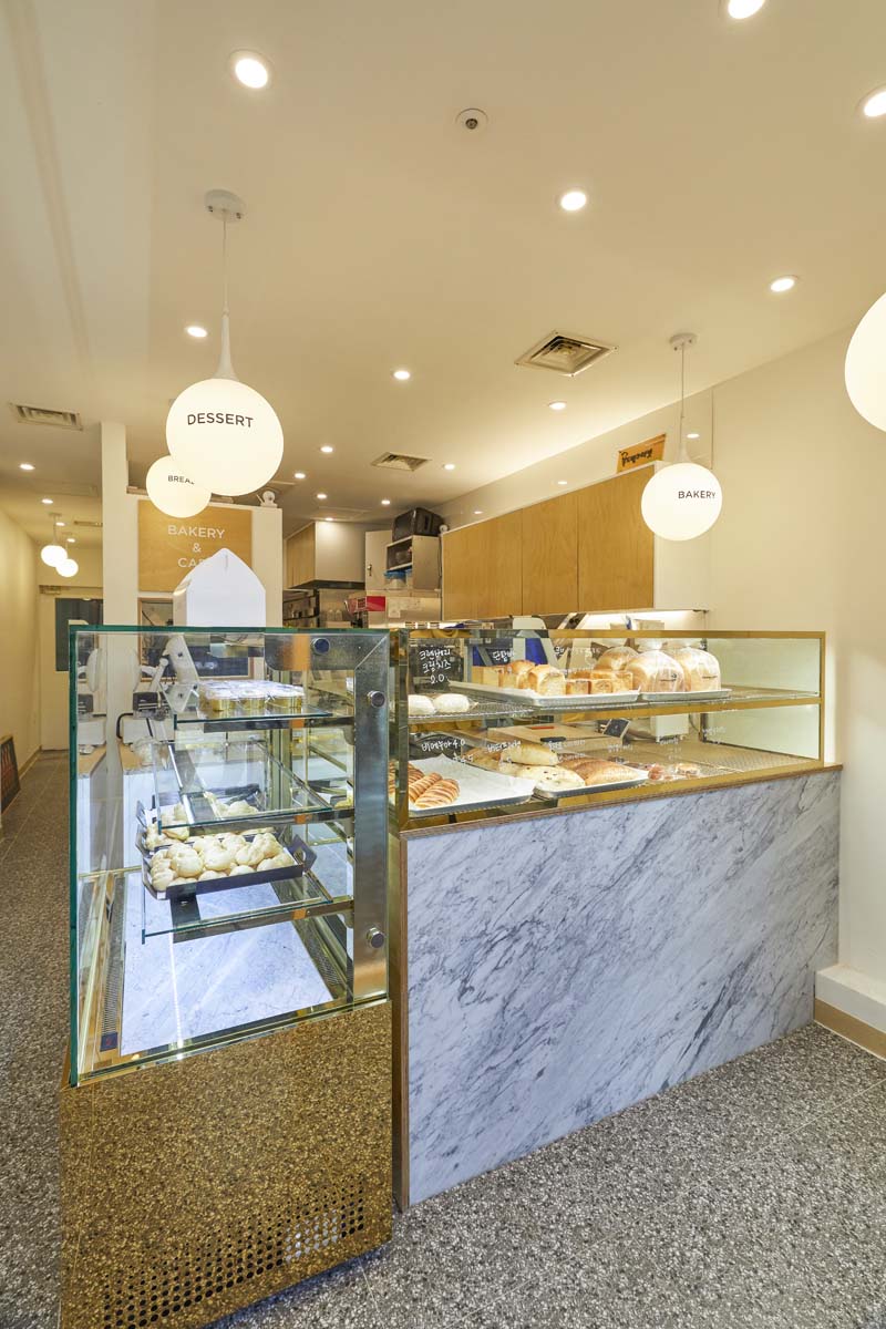 现代简约风 10 坪咖啡厅，打造温馨美食空间-3