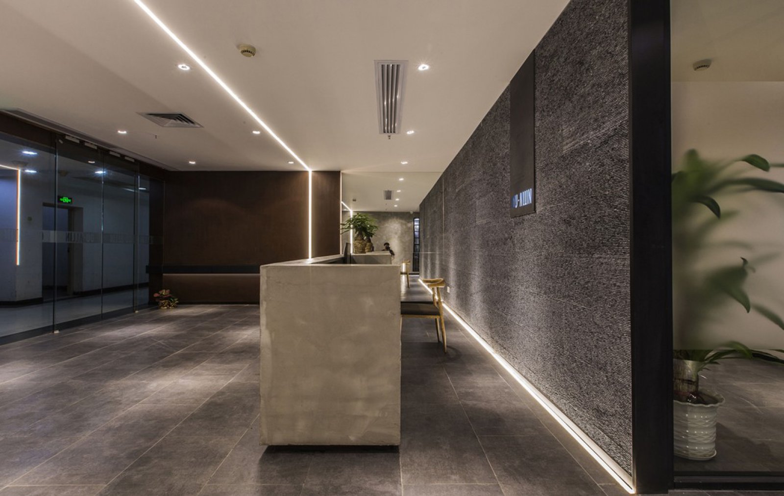 深圳800㎡欧引服饰办公空间设计-11