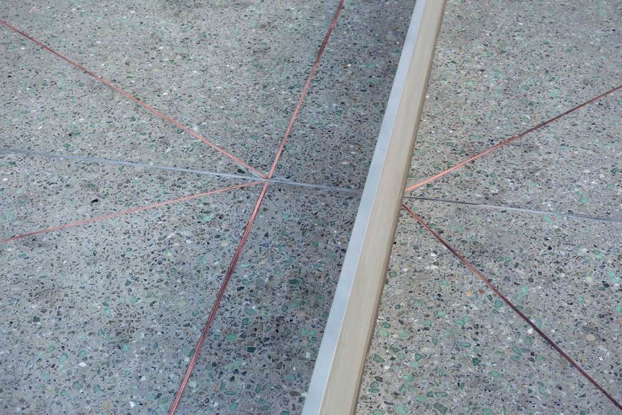 澳大利亚艺术家与建筑师合作打造神秘混凝土乒乓球桌-32