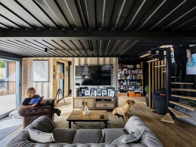 法国自学成才的建筑师用集装箱打造现代美居-5