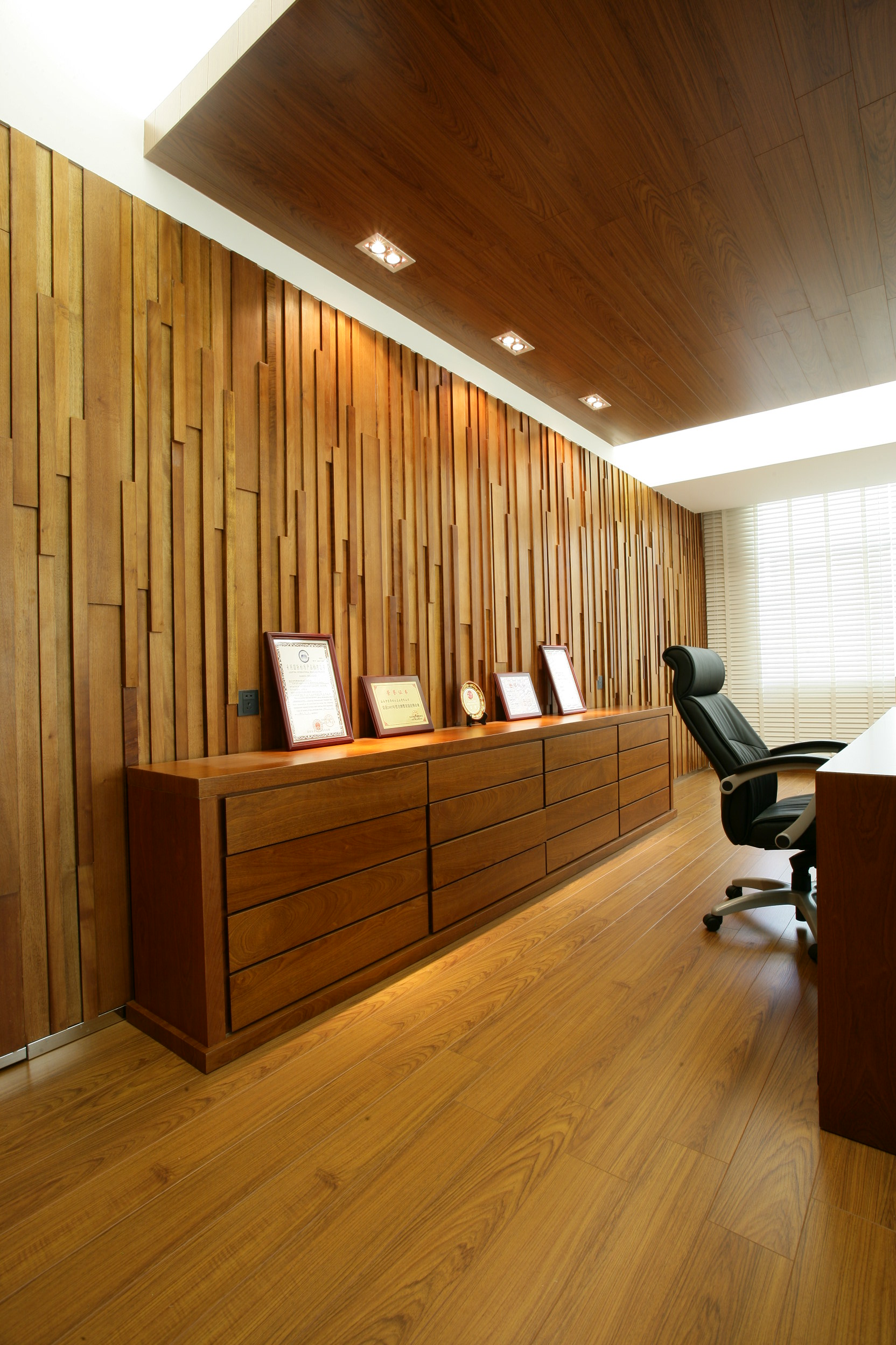 天顺祥雪果服装展厅及办公室-11