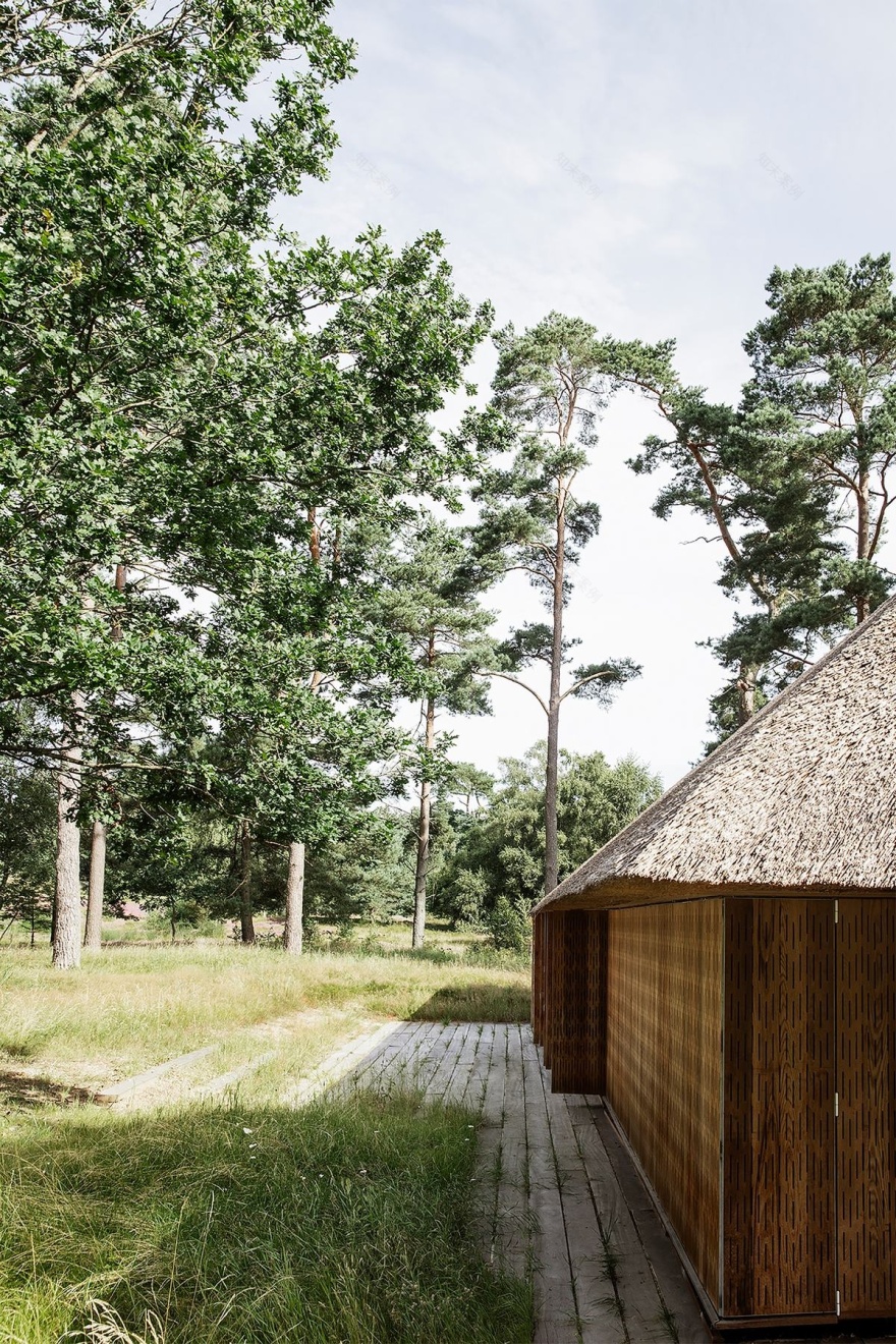 Thatched Summer House | KHR Architecture-11