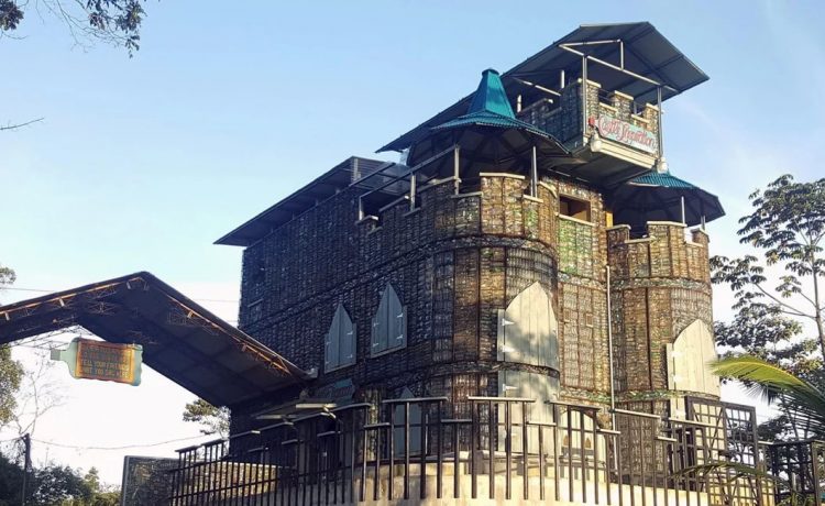 罗伯特·贝佐塑料瓶村庄-2