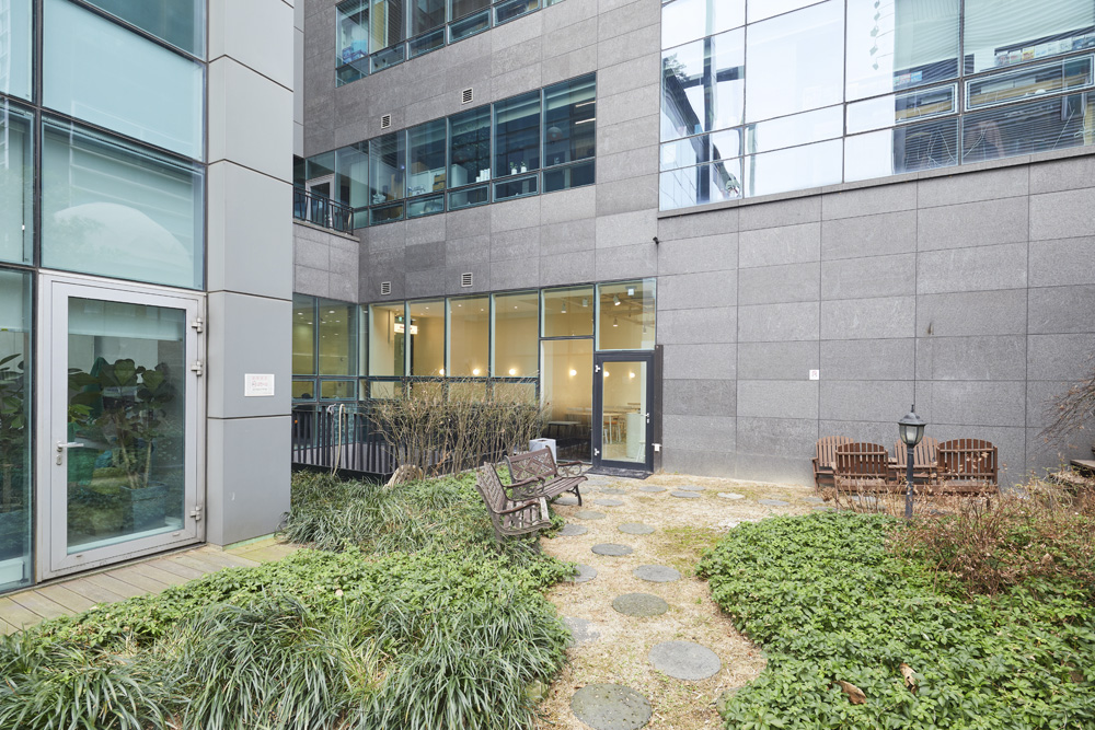 首尔时尚咖啡厅 | 现代极简之美-20