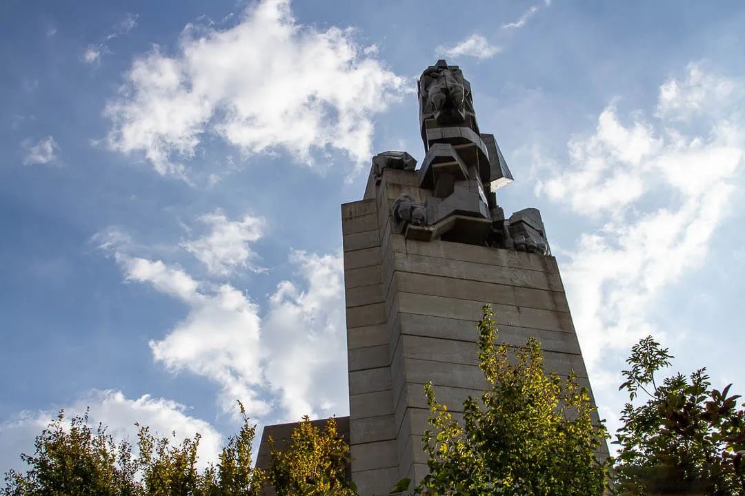 苏联粗野主义建筑及雕塑作品赏析丨多位设计师-70