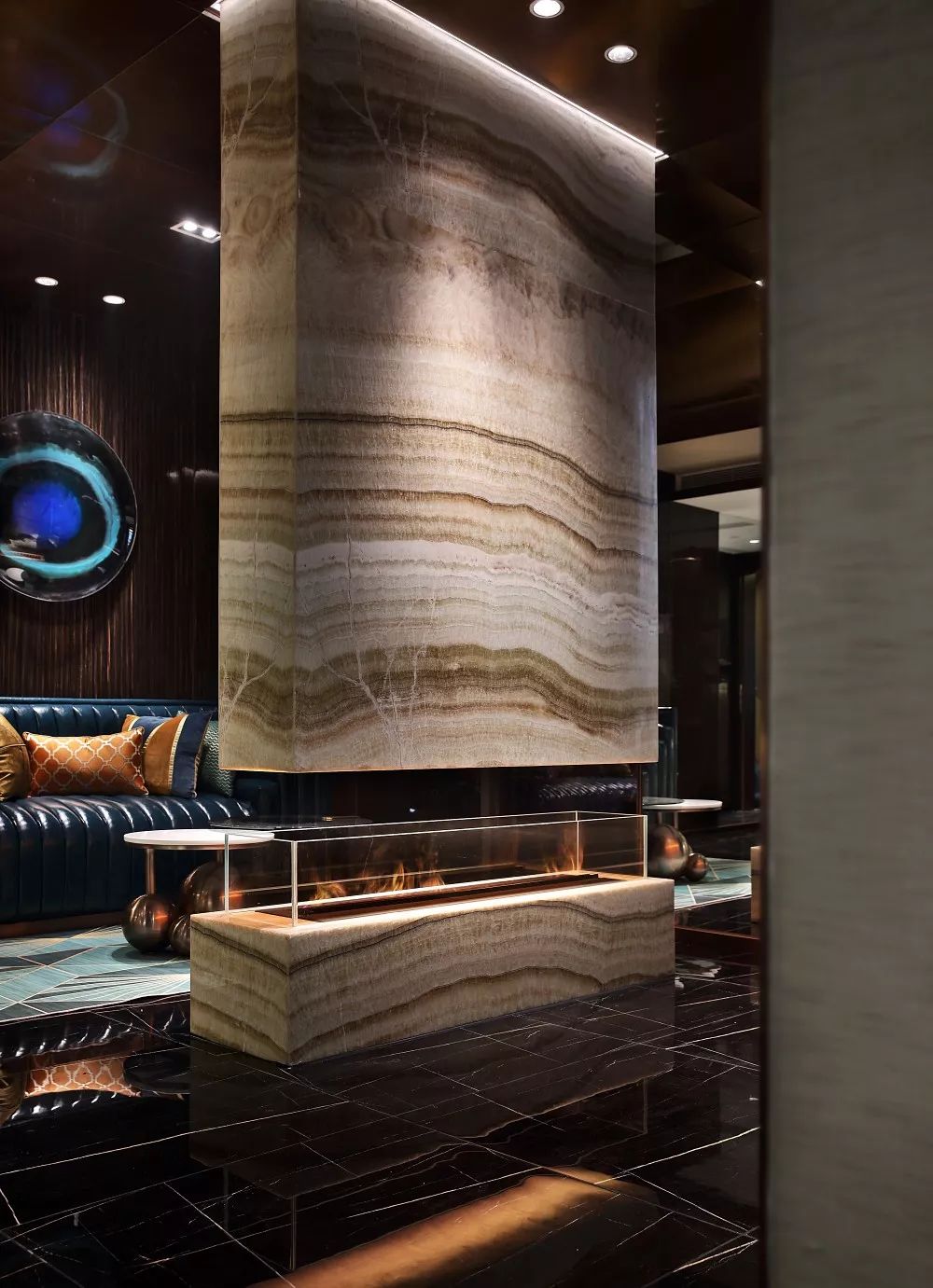 低调奢华现代风,演绎商业空间气质-9