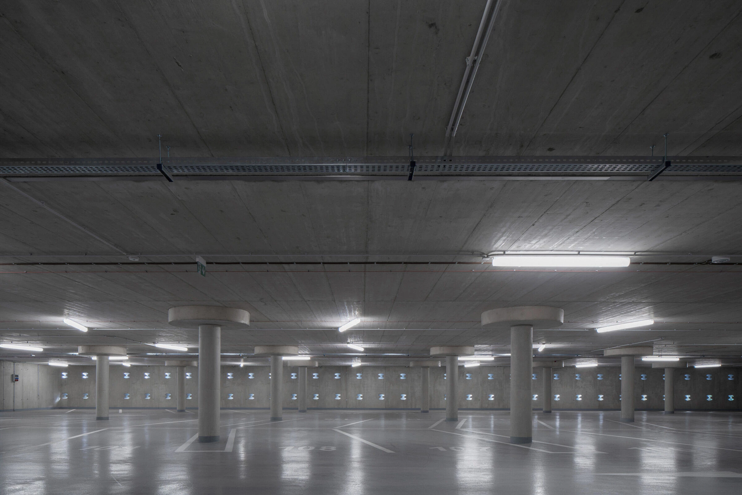 Dolni Brezany 停车场丨Fránek Architects-43