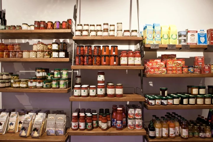 意大利的EL BOCON DEL PRETE食品店-11