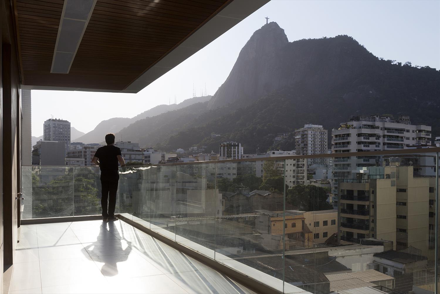 里约热内卢的绿色住宅建筑设计-23