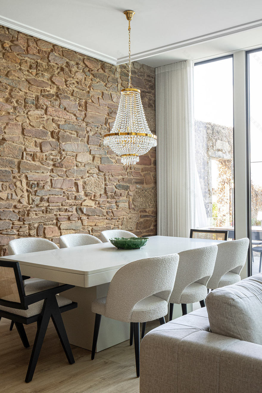 Casa Do Parque IV: Modern Comfort Inside a Revived Portuguese House-2