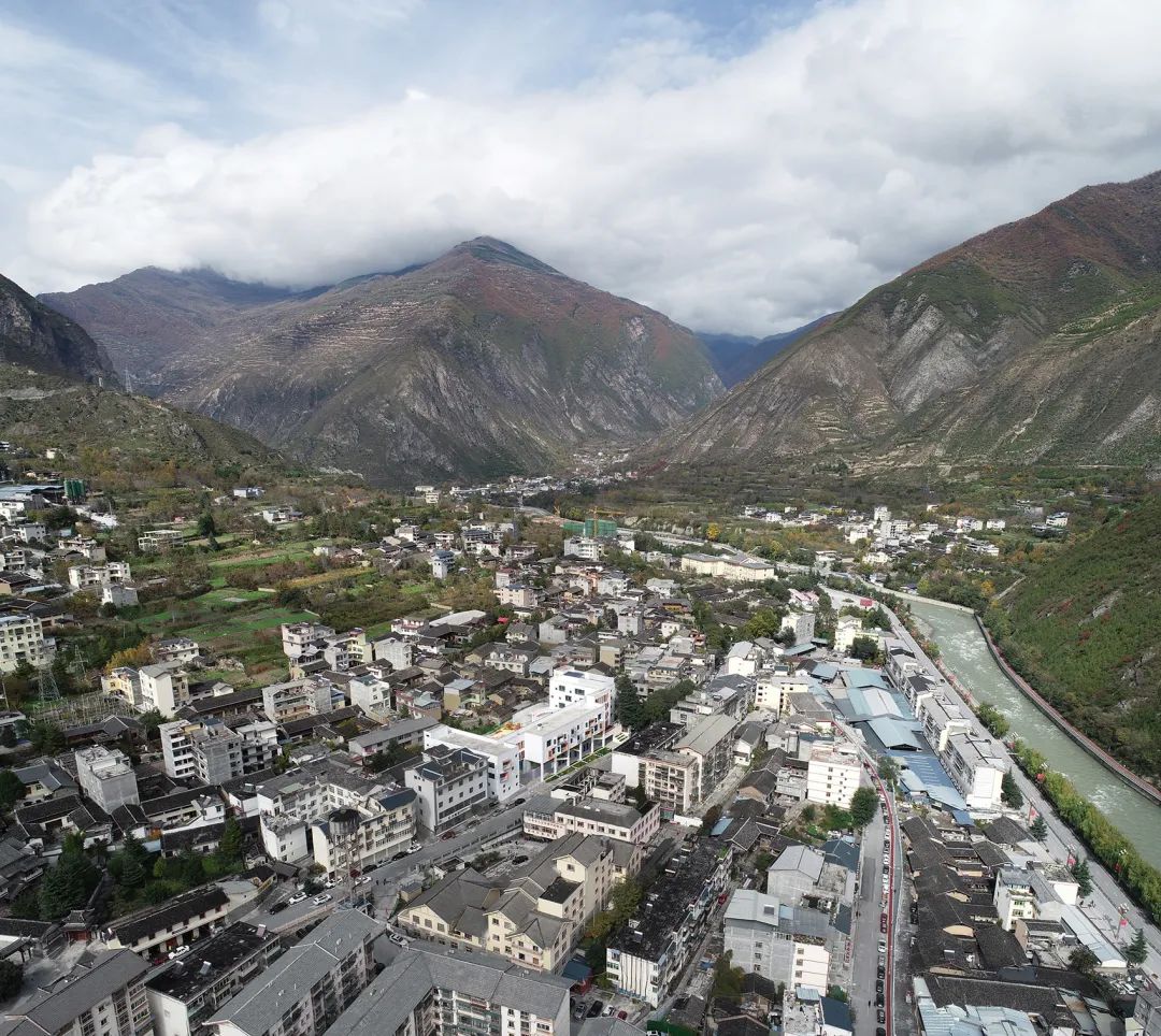 九寨沟县启航幼儿园丨中国四川丨东意建筑-11