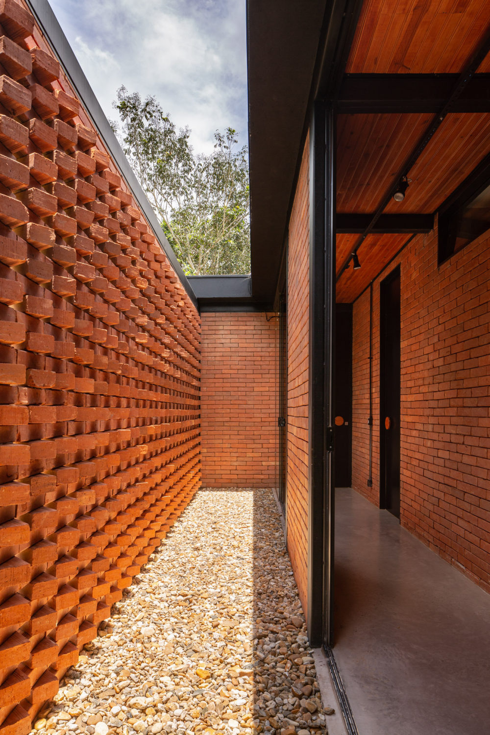 巴西亚历克萨尼亚 Bricks 住宅丨Ateliê Monolito-21