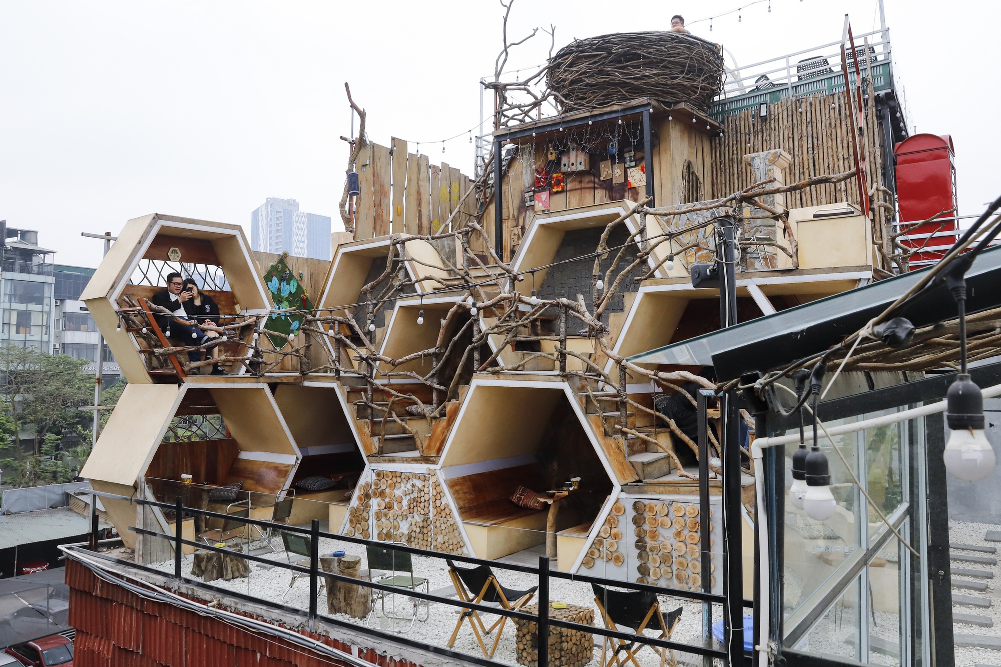 河内西湖边蜂巢咖啡馆丨越南河内-2