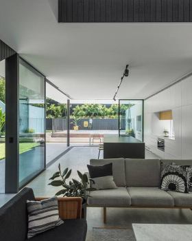 悉尼绿意盎然的山坡之家丨澳大利亚悉尼丨MCK Architecture + Interiors