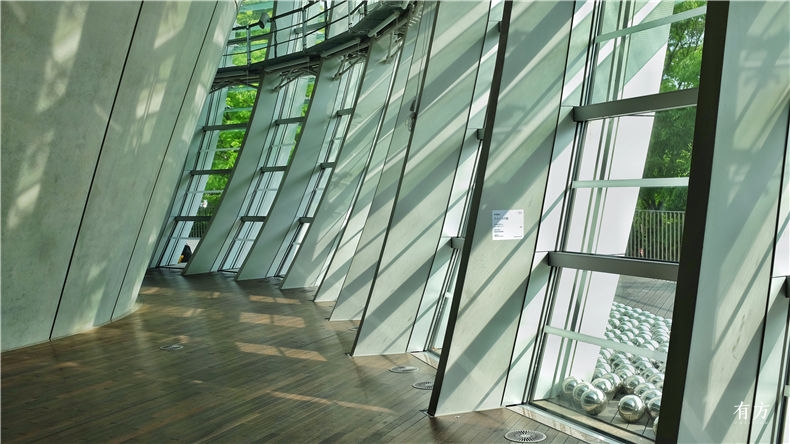 东京国立新美术馆丨日本东京丨黑川纪章-8