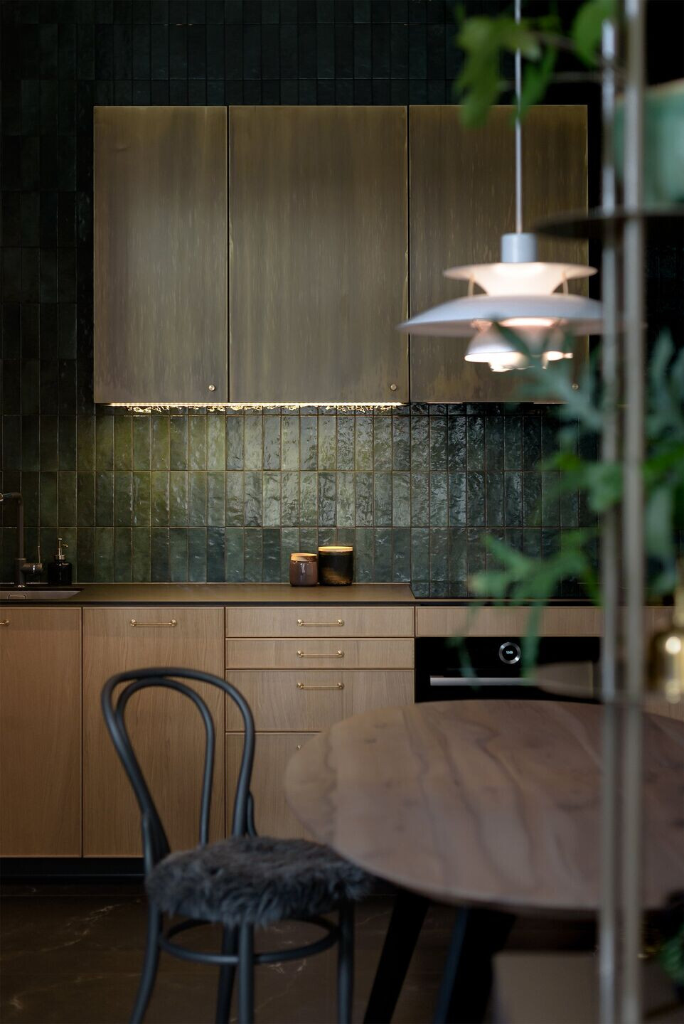 波兰历史建筑中的现代绿意空间-32