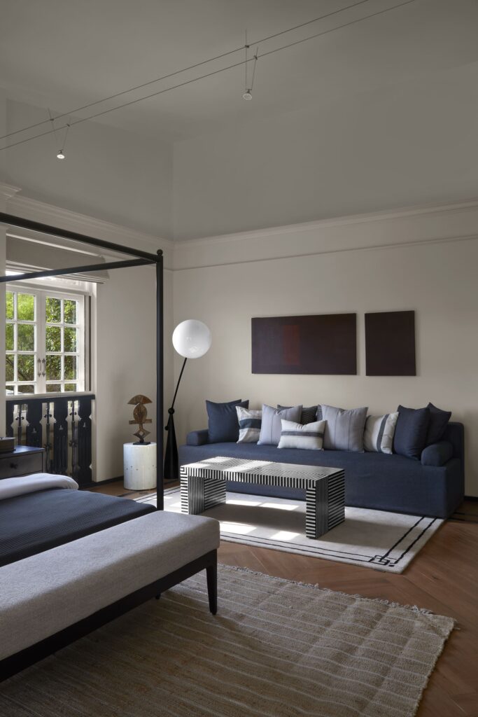 鸡蛋花庄园

注：Frangipani常见指鸡蛋花 ，Estate有庄园、地产等意思，结合语境这里翻译为鸡蛋花庄园较为合适 丨FADD Studio-56