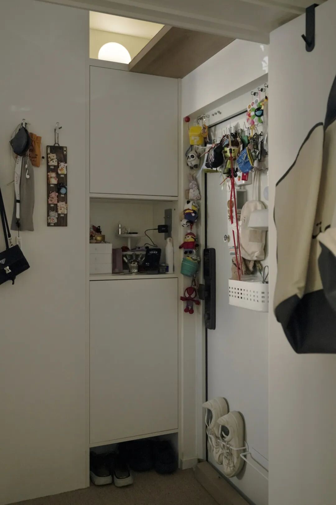 44㎡的治愈宇宙：一人四猫的共生乐园，小户型里的极致温柔-41