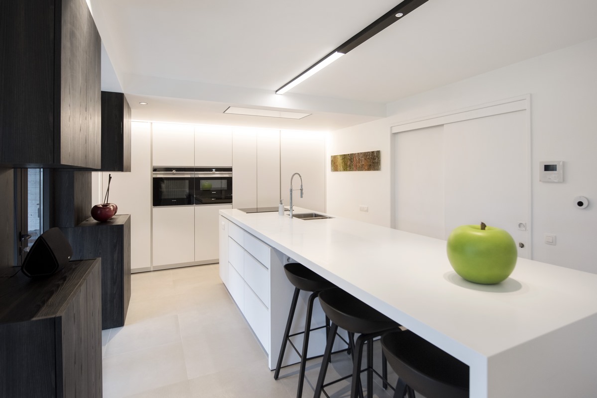 厨房翻新VV

注：VV可能是特定名称、缩写等，由于缺乏更多背景信息，只能直接保留原样 -5