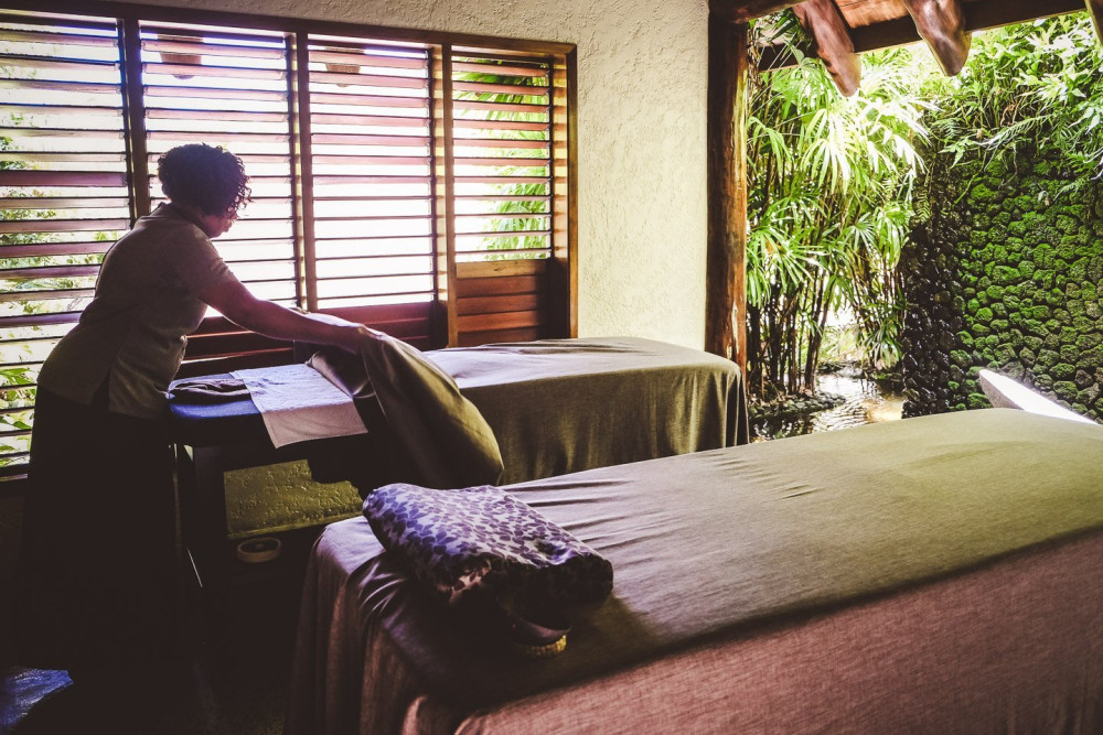 斐济五星级豪华度假酒店,现代斐济风格的海滨别墅-58