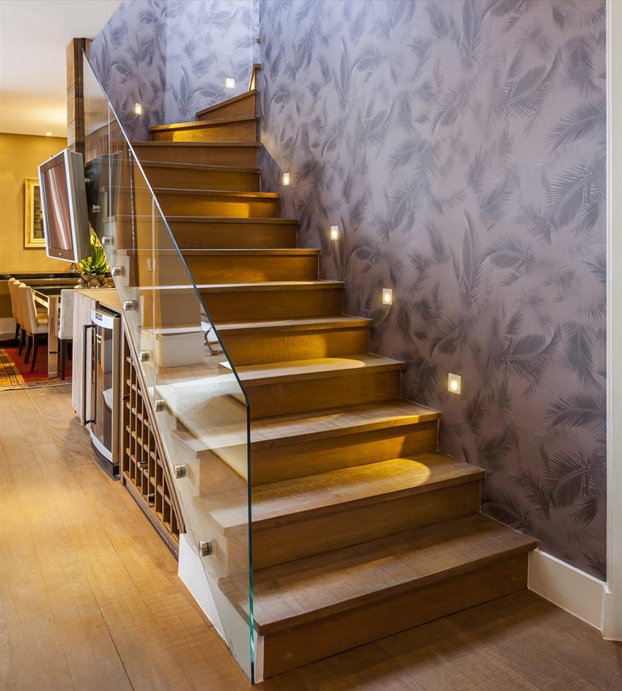 巴西圣保罗 350 平米现代公寓,木质与玻璃的精致细节-3